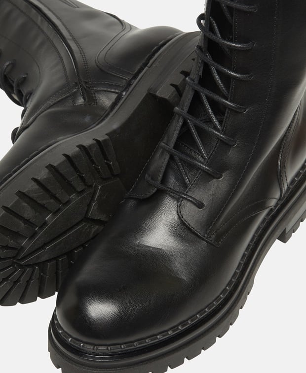 Schnürstiefeletten