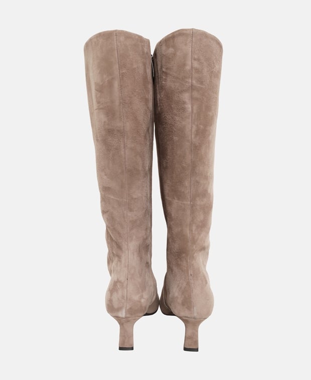 Wadenhohe Stiefel