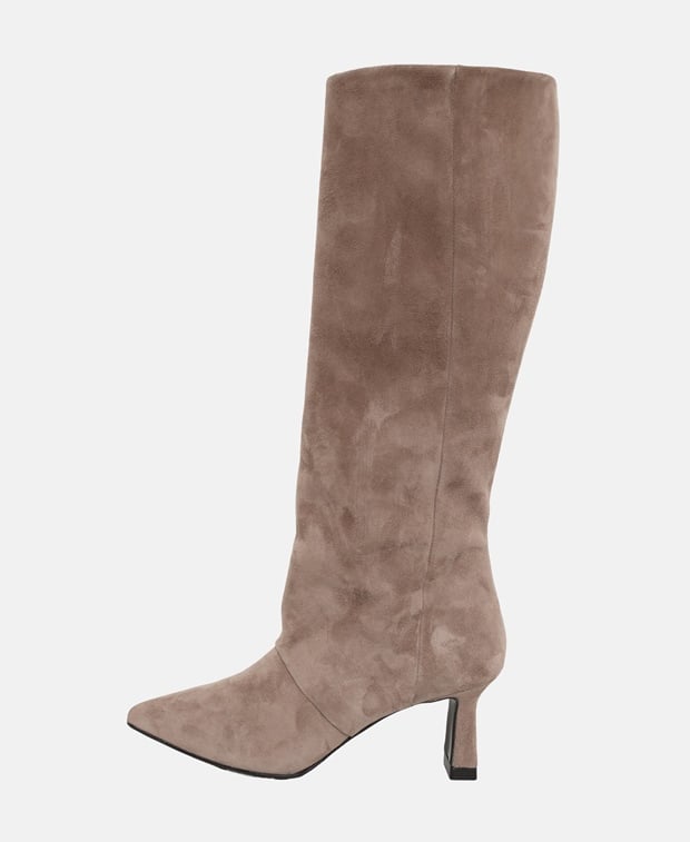 Wadenhohe Stiefel