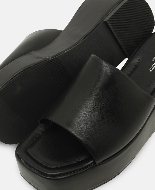 Wedged Mules