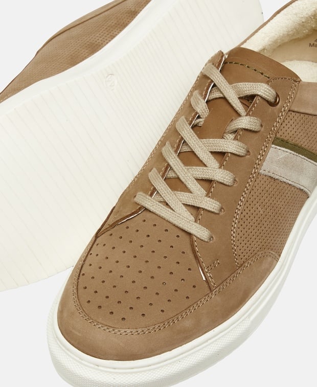 Sneaker