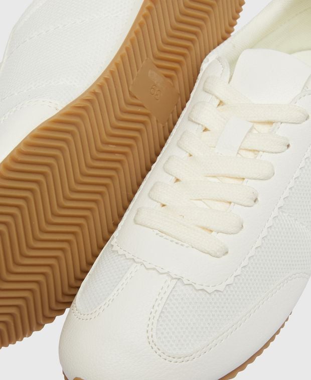 Sneaker