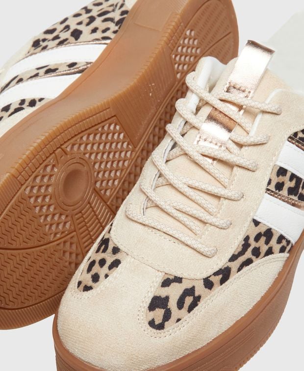 Sneaker
