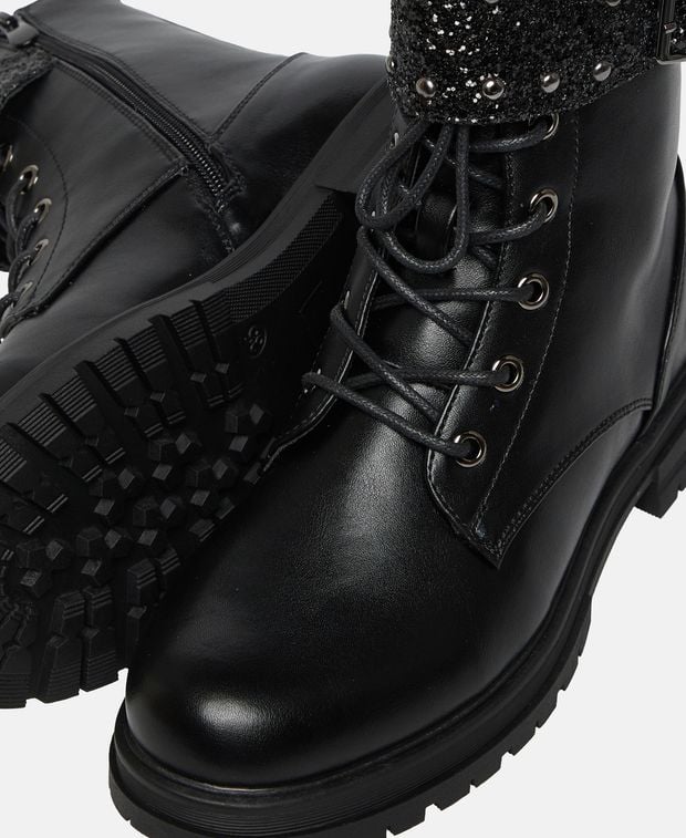 Schnürstiefeletten