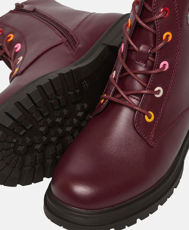 Schnürstiefeletten