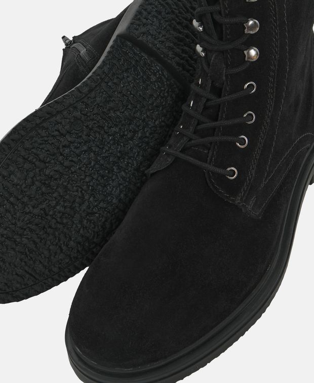 Schnürstiefeletten