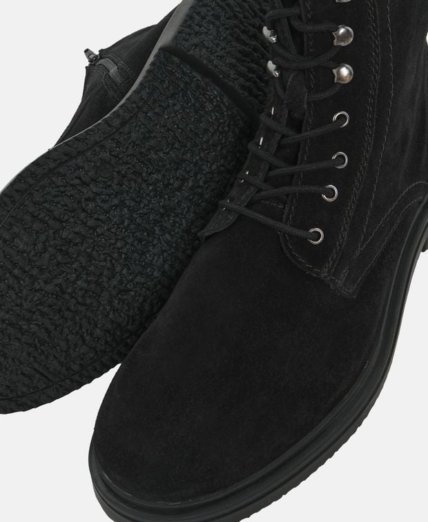 Schnürstiefeletten