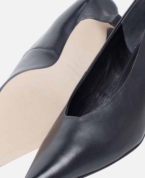 Pumps Easton