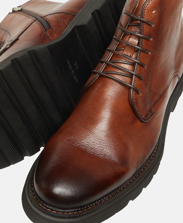 Schnürstiefeletten