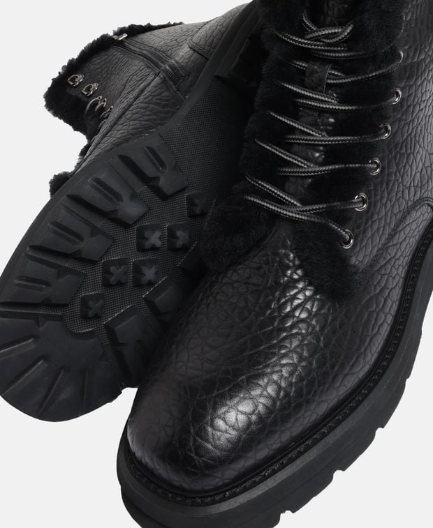 Schnürstiefeletten