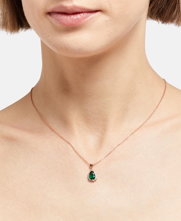 Halskette mit Anhänger