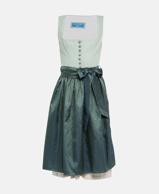 Dirndl mit Schürze
