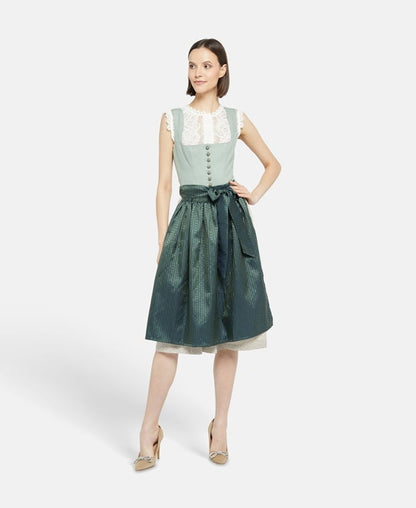 Dirndl mit Schürze