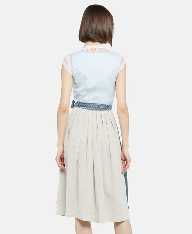 Dirndl mit Schürze