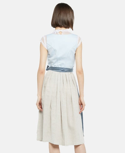 Dirndl mit Schürze