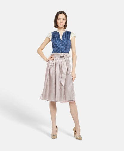 Dirndl mit Schürze