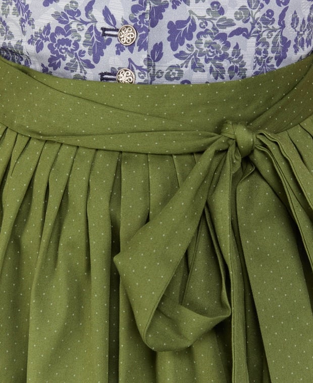 Dirndl mit Schürze