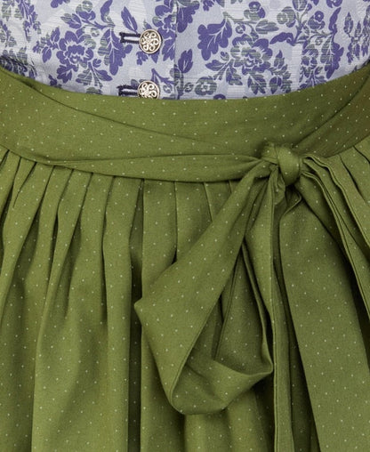 Dirndl mit Schürze