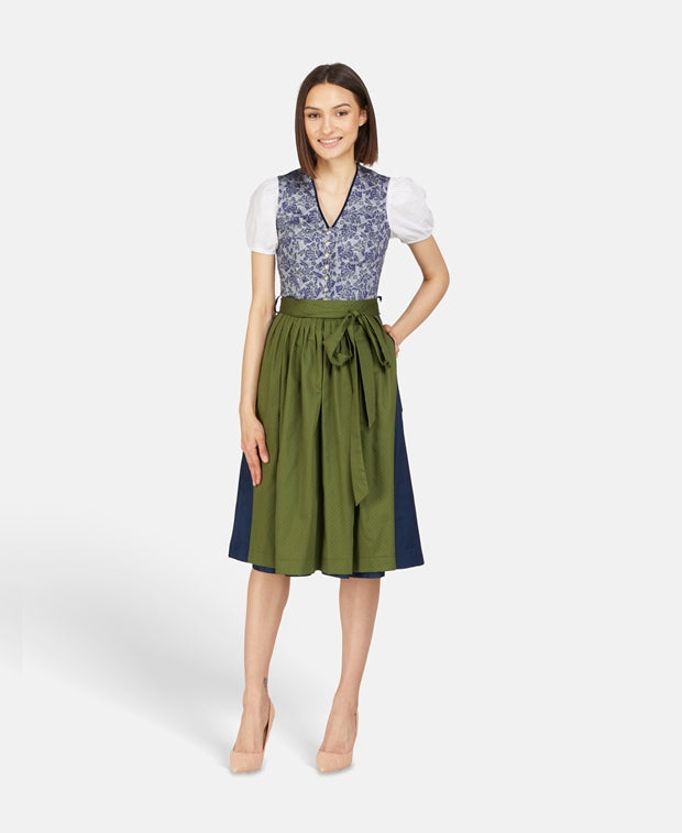 Dirndl mit Schürze