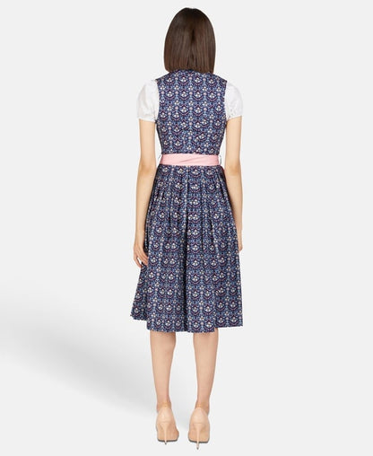 Dirndl mit Schürze