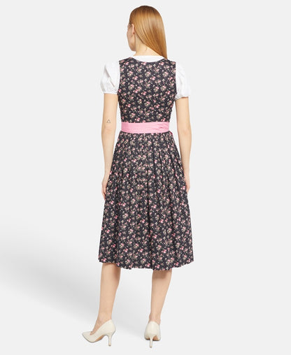 Dirndl mit Schürze