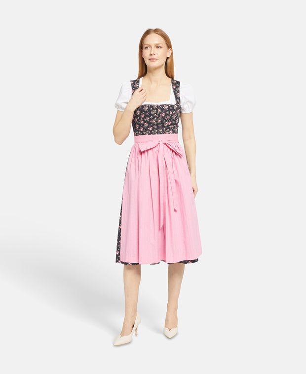 Dirndl mit Schürze