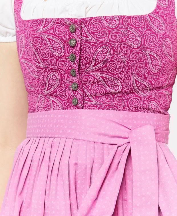 Dirndl mit Schürze