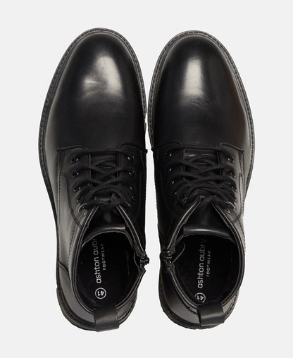 Schnürstiefeletten