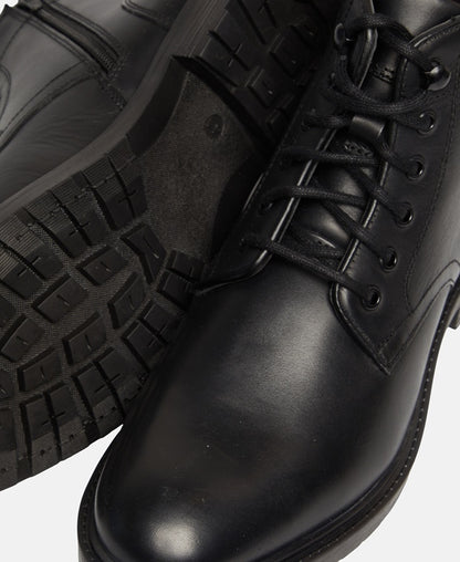 Schnürstiefeletten