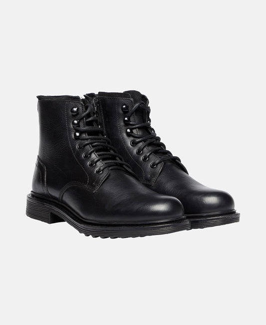 Schnürstiefeletten