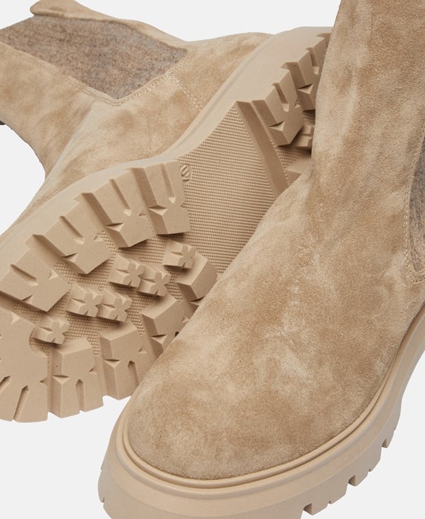 Chelsea Boots
