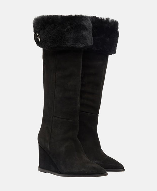 Stiefel mit Keilabsatz