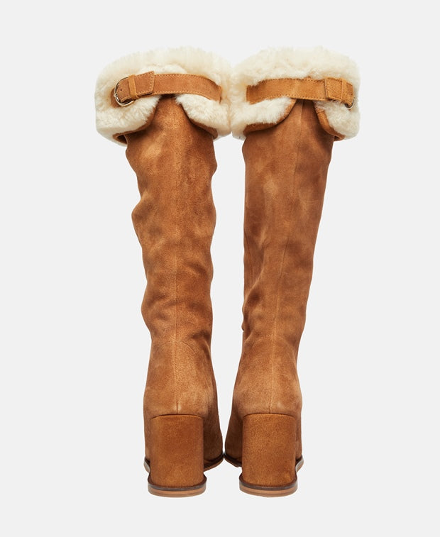 Stiefel mit Keilabsatz