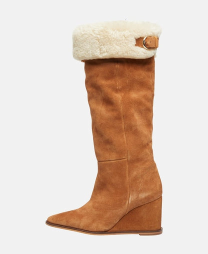 Stiefel mit Keilabsatz