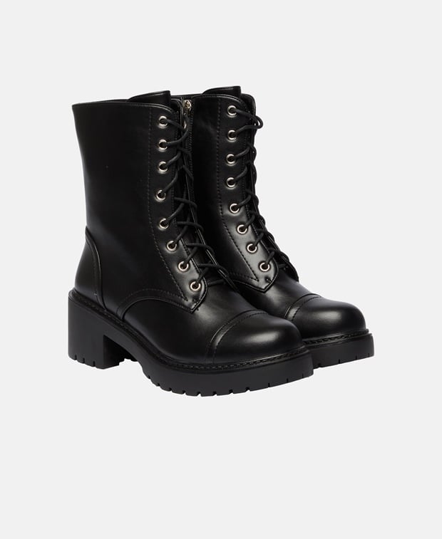 Schnürstiefeletten
