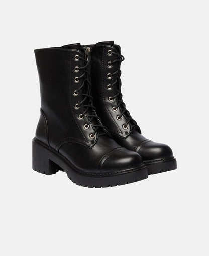 Schnürstiefeletten