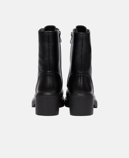 Schnürstiefeletten
