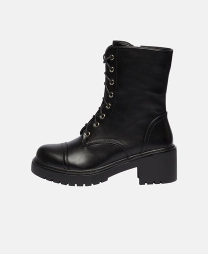 Schnürstiefeletten