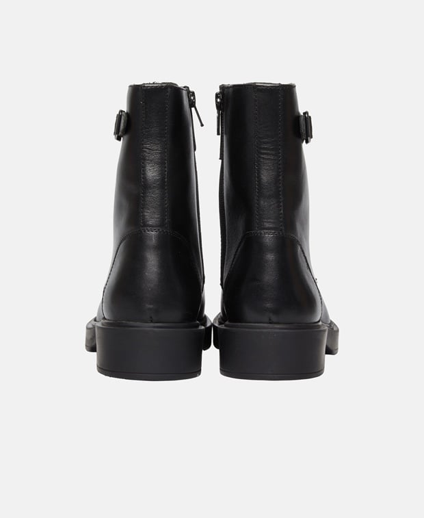 Schnürboots
