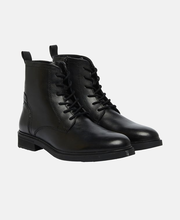 Schnürstiefeletten