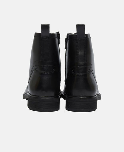 Schnürstiefeletten