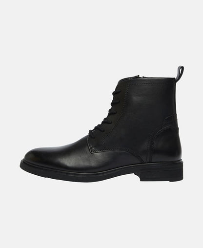 Schnürstiefeletten