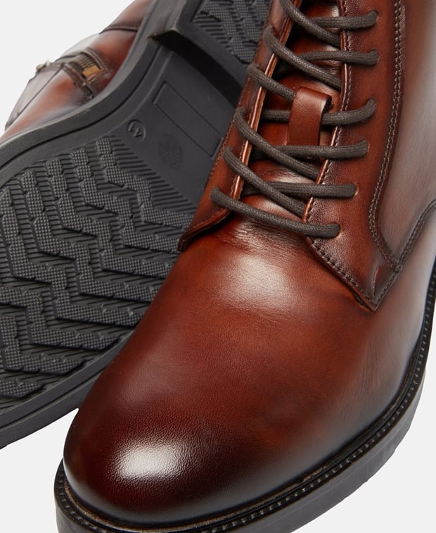 Schnürstiefeletten