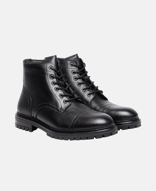 Schnürstiefeletten