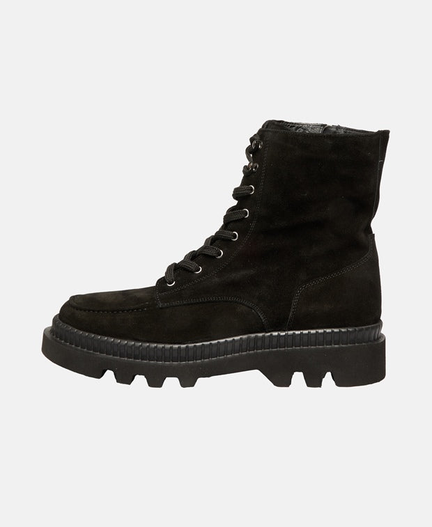 Schnürstiefeletten