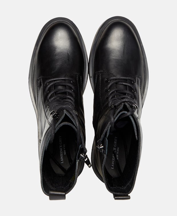 Schnürstiefeletten