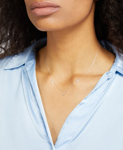 Halskette mit Diamantanhänger