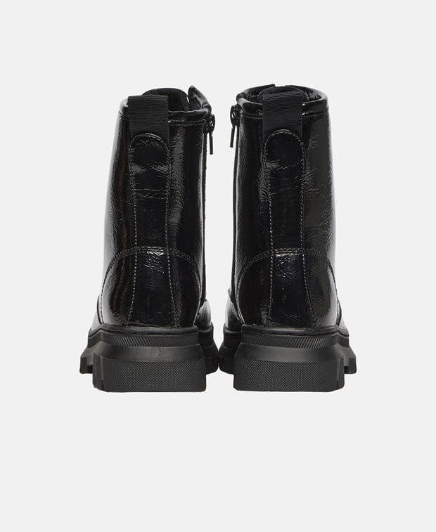 Schnürstiefeletten