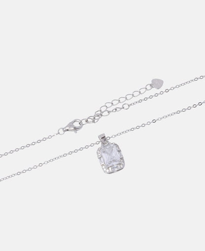 Halskette mit Anhänger