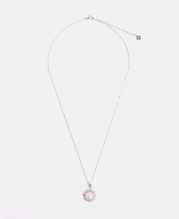 Halskette mit Anhänger